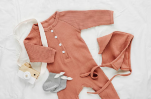 Por Que Investir em um Kit Saída de Maternidade Menina e Como Reutilizar as Peças Depois?
